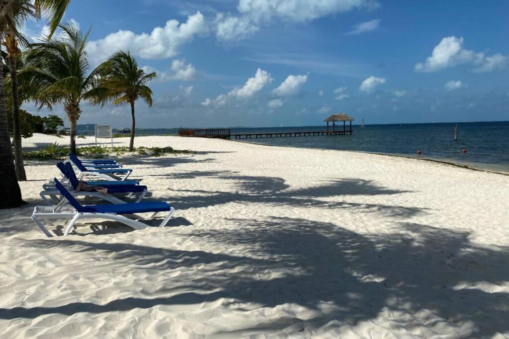 Oceanfront Condo Bm By Andiani Cancún Esterno foto
