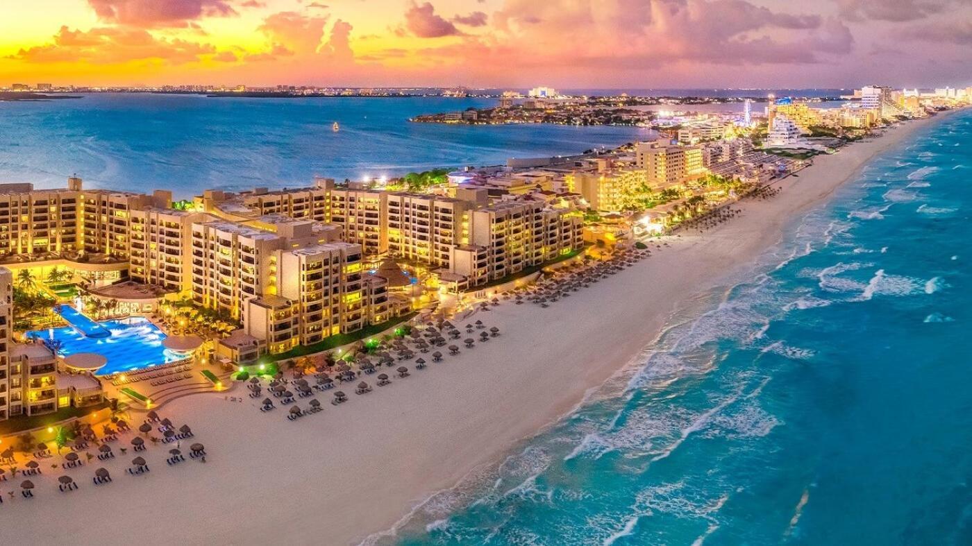 Oceanfront Condo Bm By Andiani Cancún Esterno foto